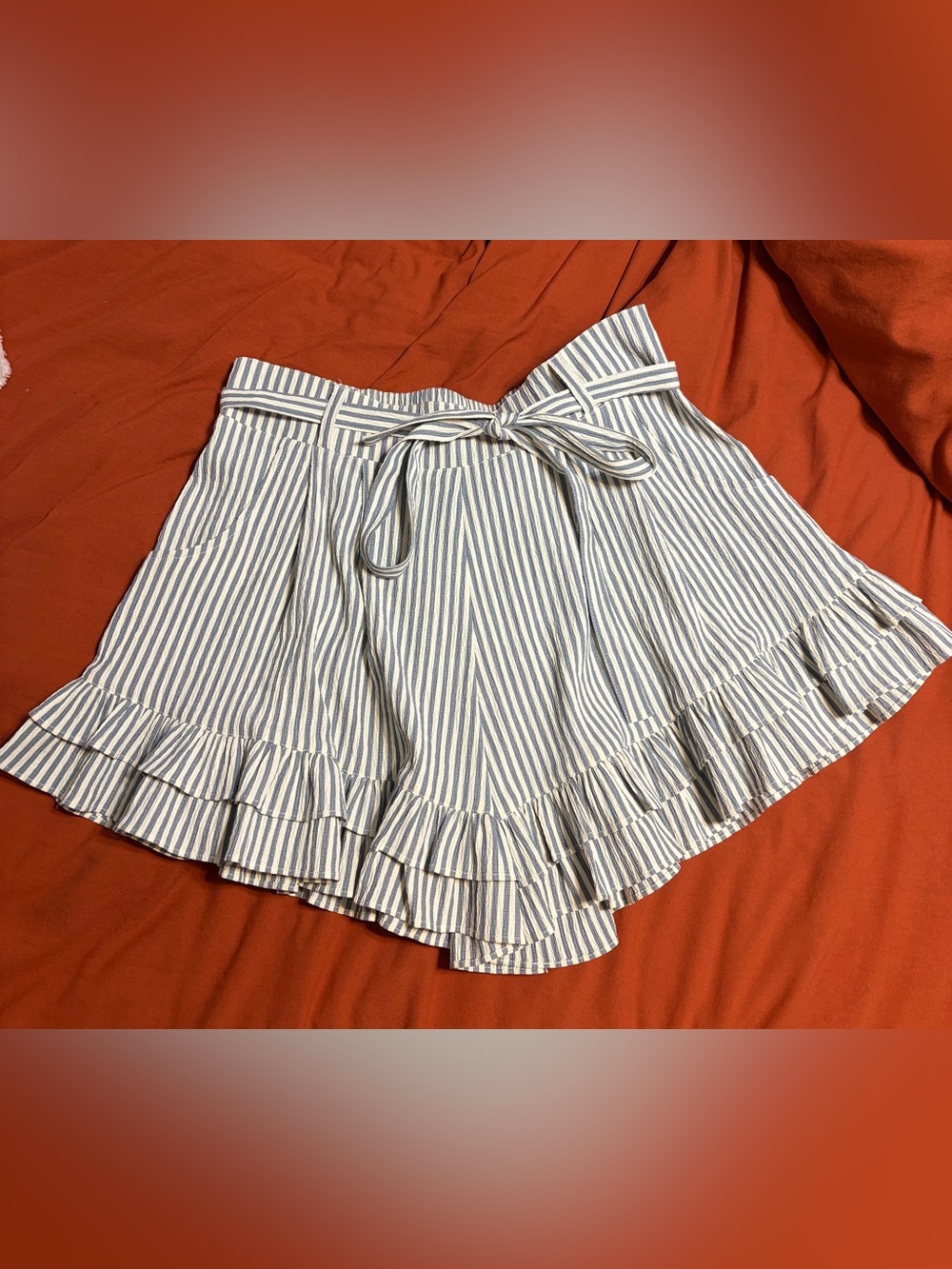 Easel Ruffle Shorts